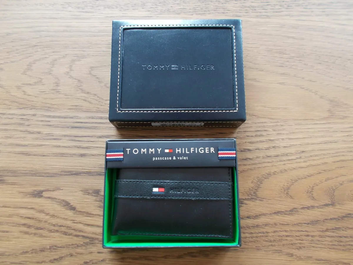 Tommy Hilfiger Wallet **NEW** - Image 1