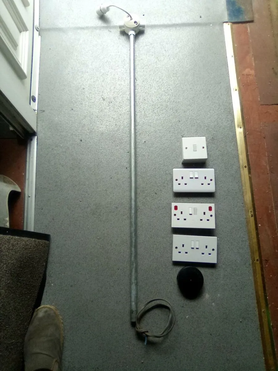 SOCKETS . SWITCH  LIGHT . JOINT BOX .  CONNECTORS - Image 3