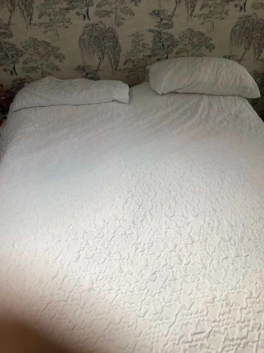 5 ft bed and headboard free - Image 1