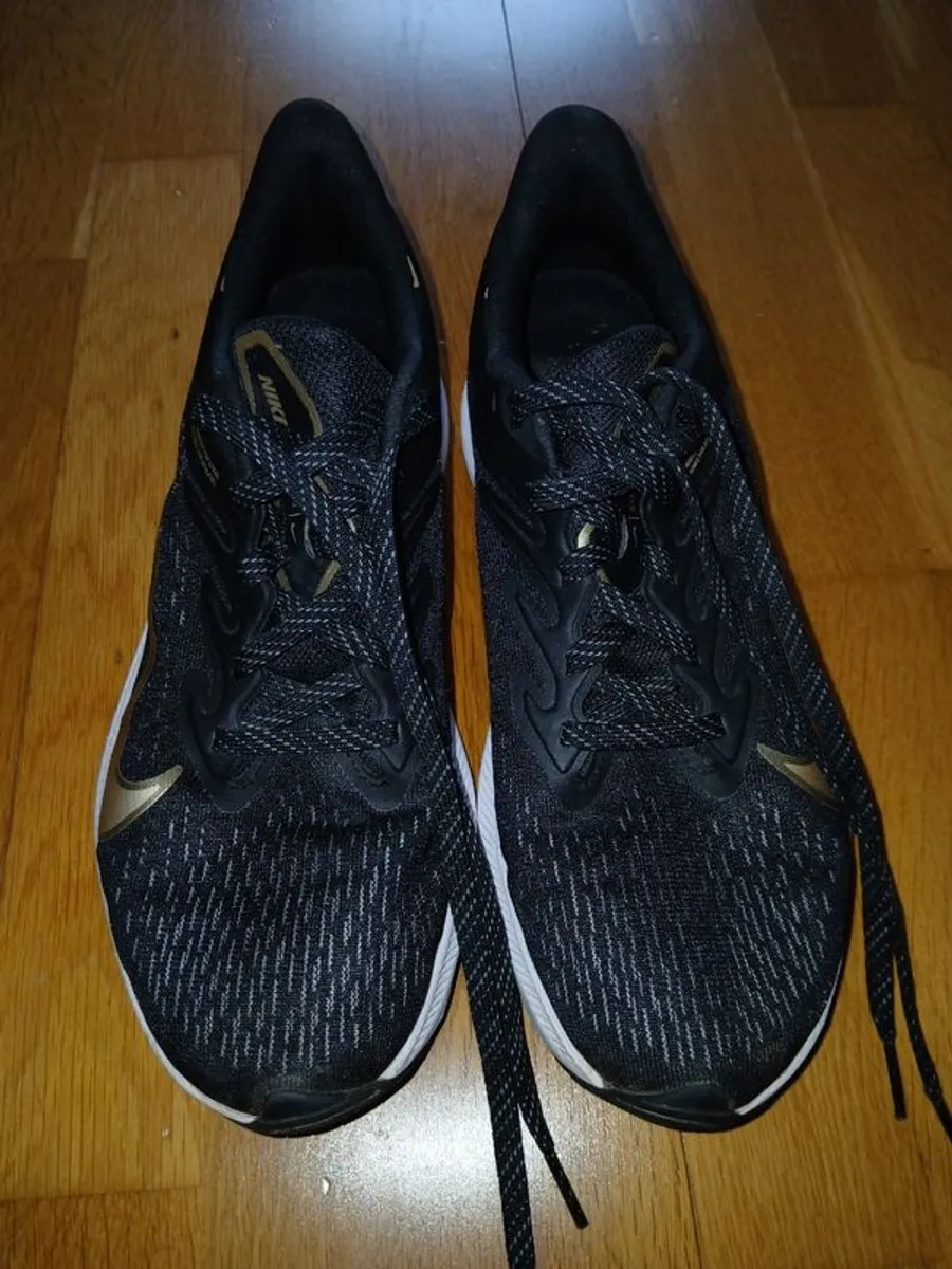 Nike Zoom Winflo 7 PRM Premium Trainers Size UK 5.5 - Image 1