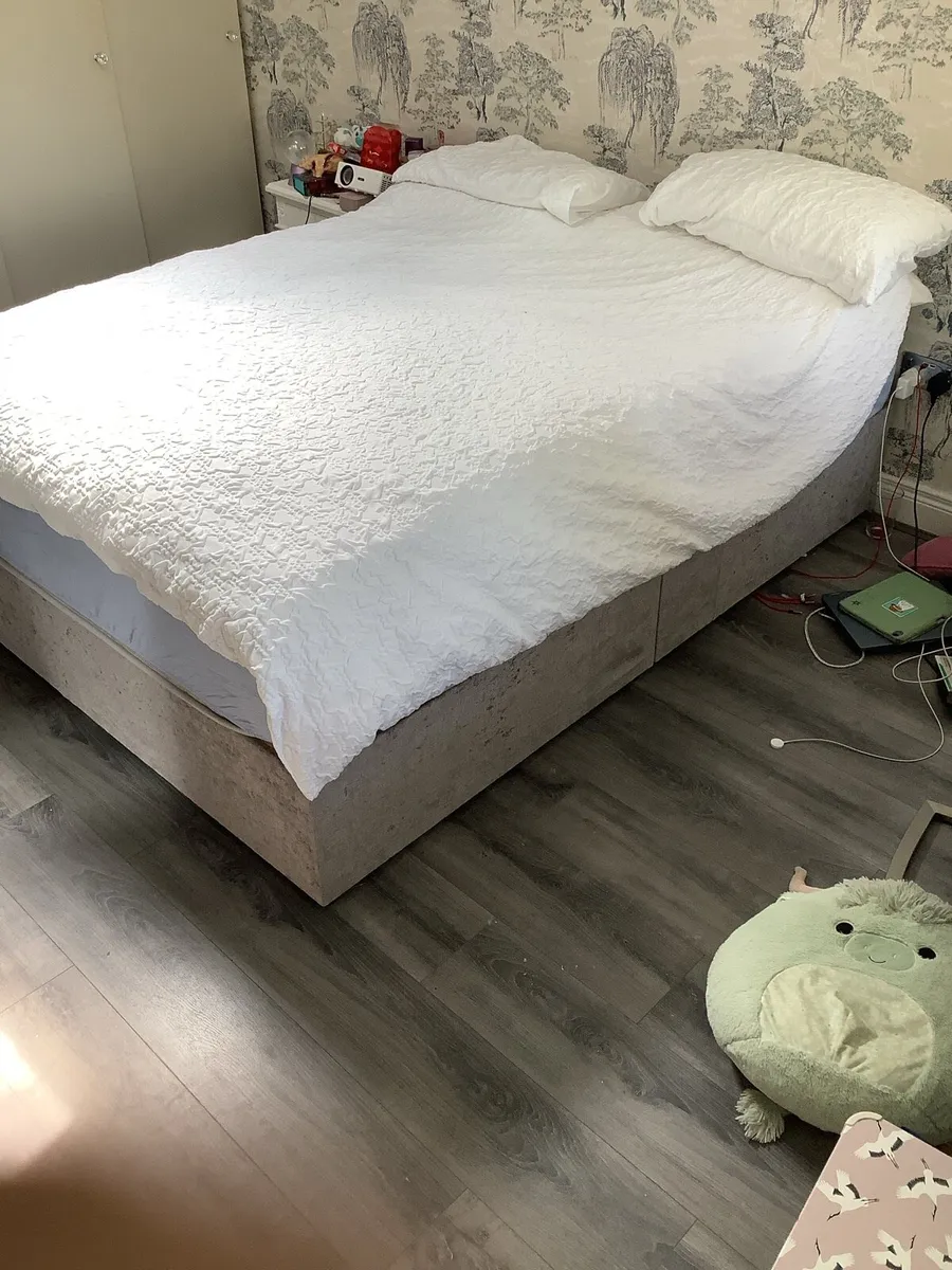5 ft bed and headboard free - Image 2