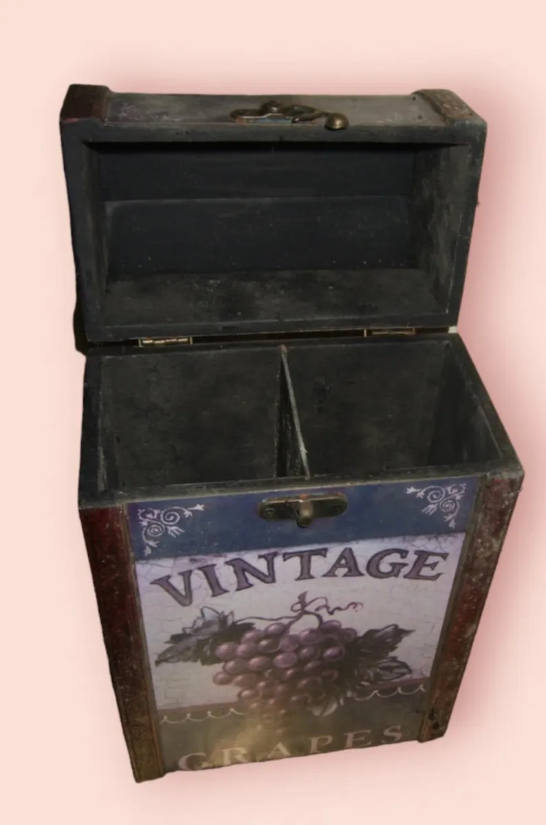 Vintage Wine Presentation/Storage Box - Image 2