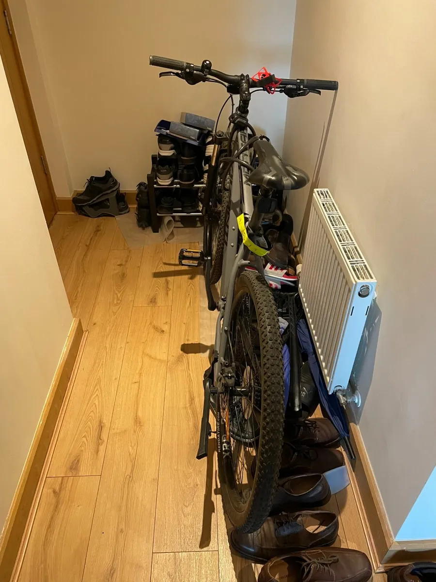 17 Avanti Montari 3 L Mountain Bike Grey - Image 1