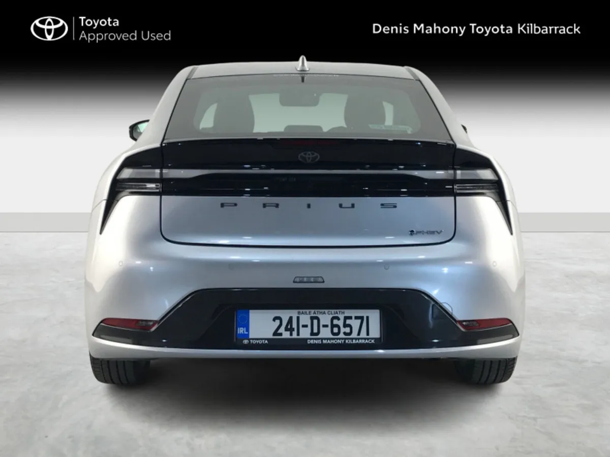 Toyota Prius PHEV - Image 4
