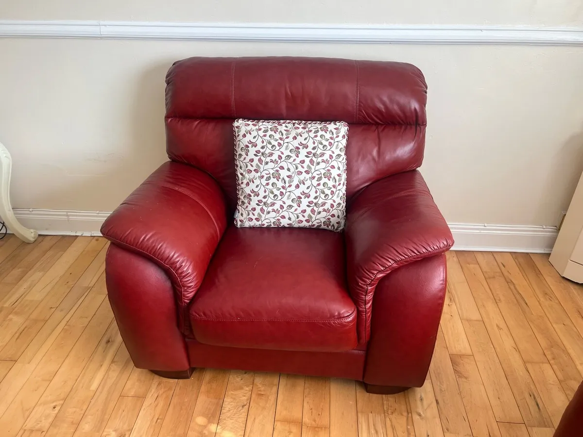 3 piece red leather suite - Image 1