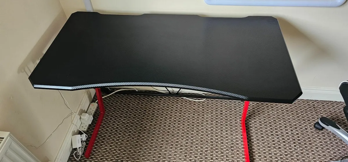 Gaming desk - Image 1