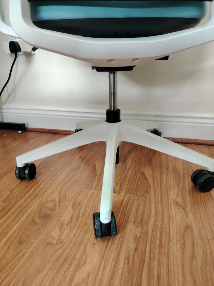 Office Chair - Image 3