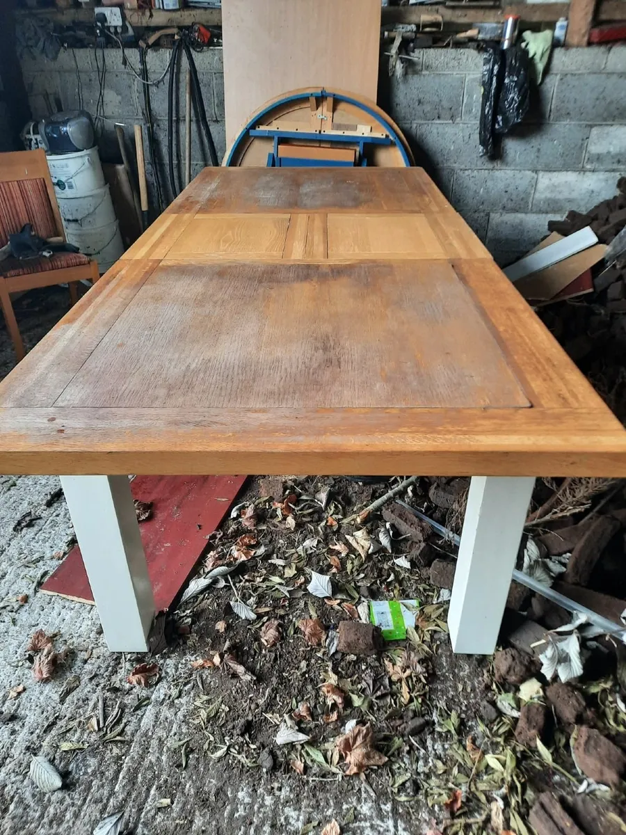 Large table - Image 1