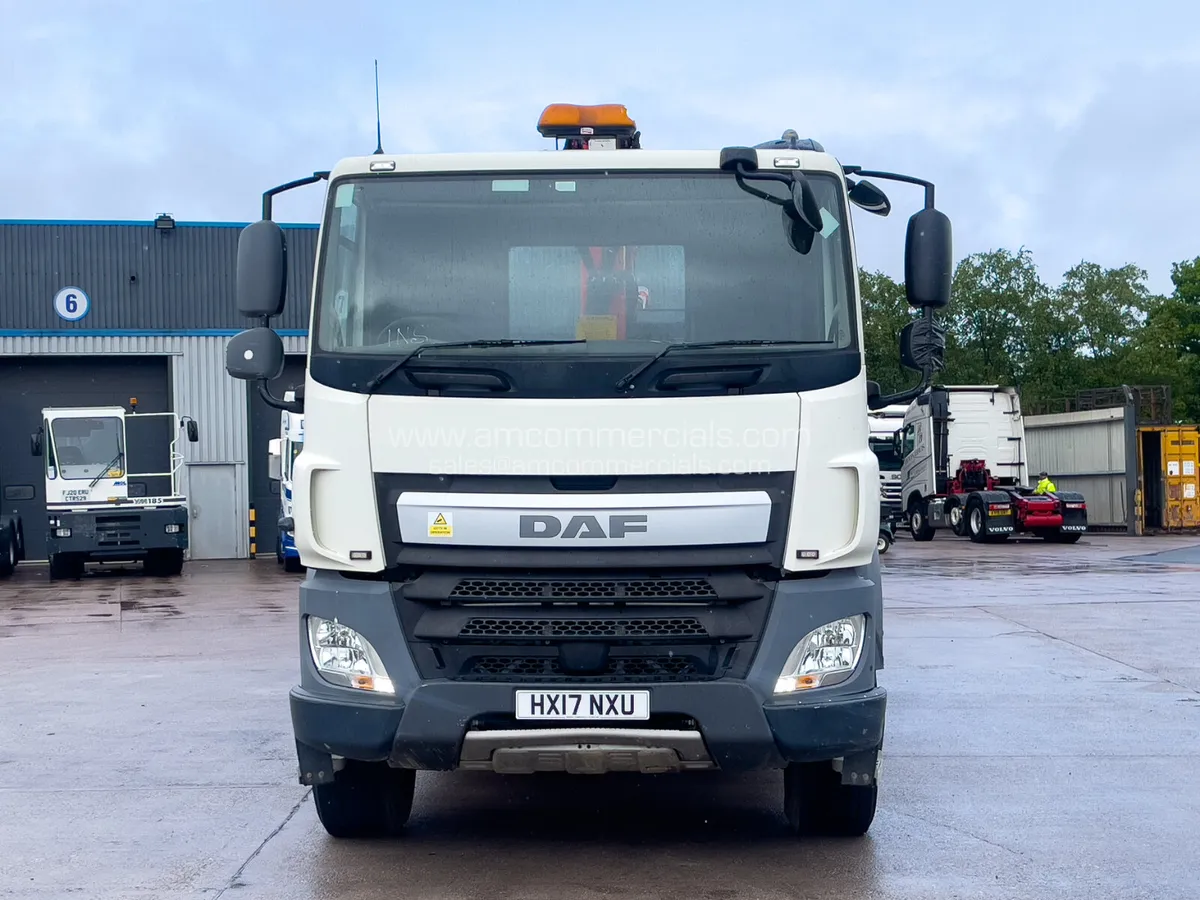 2017 (17) DAF CF 330 26T 6X4 TIPPER GRAB - Image 3
