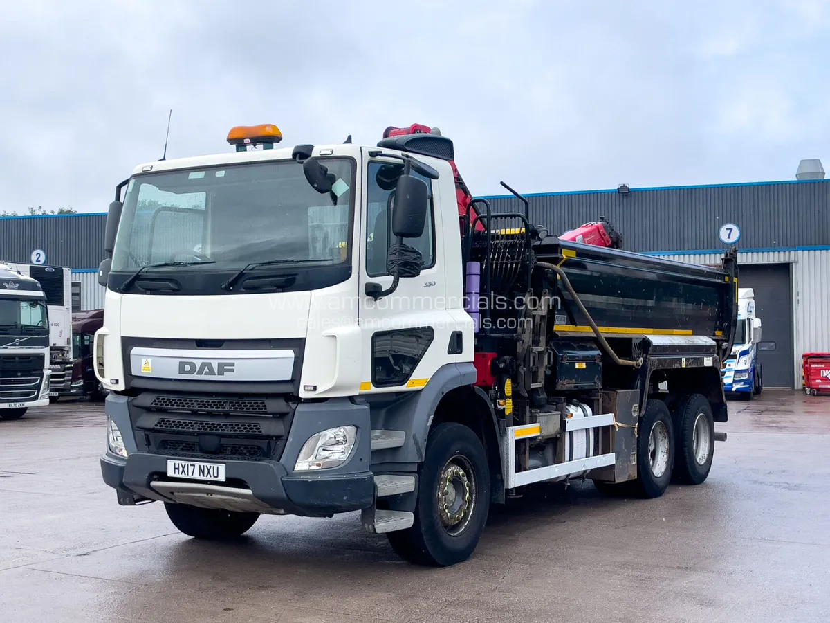 2017 (17) DAF CF 330 26T 6X4 TIPPER GRAB - Image 4