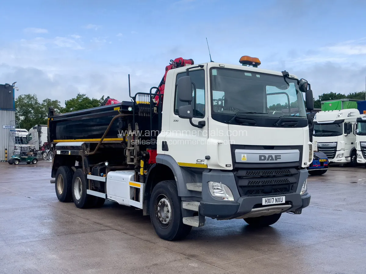2017 (17) DAF CF 330 26T 6X4 TIPPER GRAB - Image 2