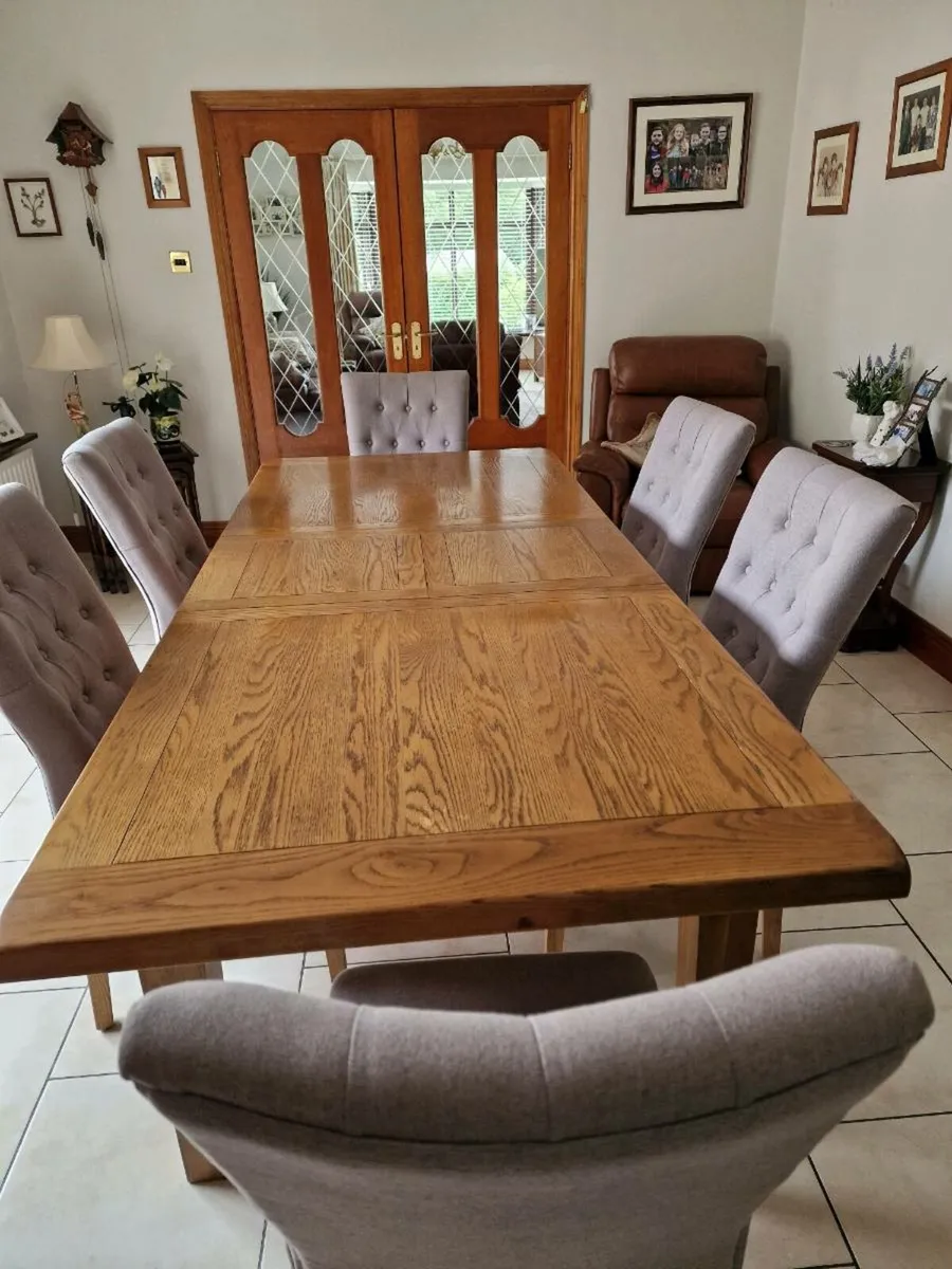 Dining room table - Image 2