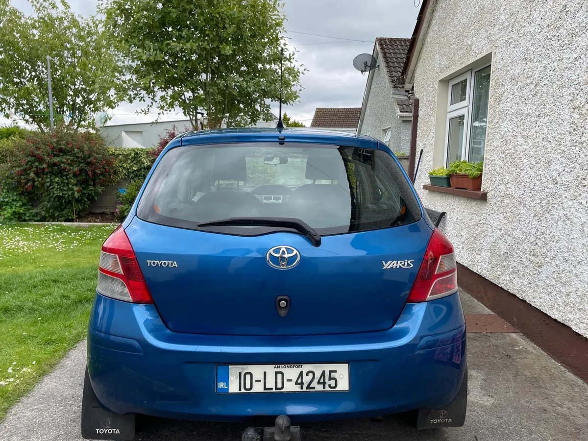 Toyota Yaris 2010 - Image 2