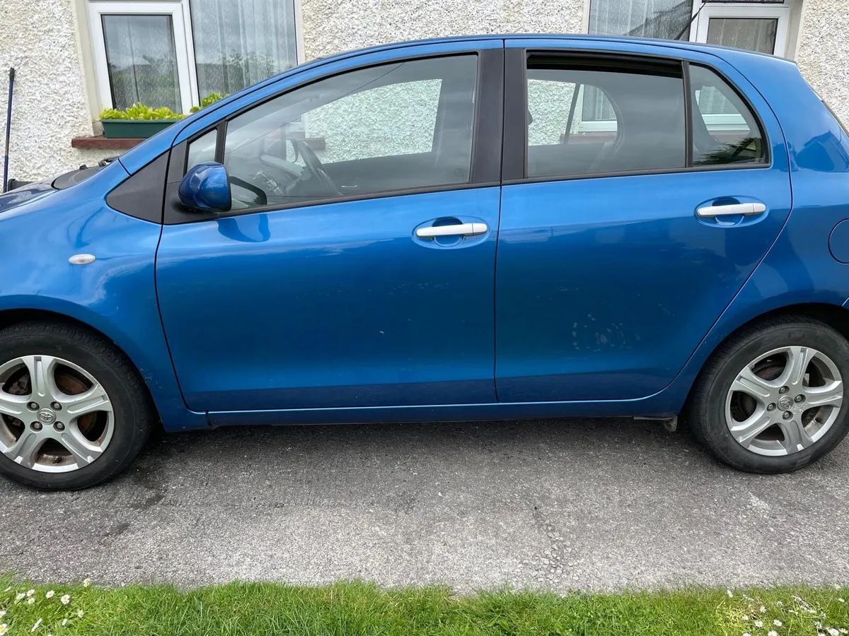Toyota Yaris 2010 - Image 3
