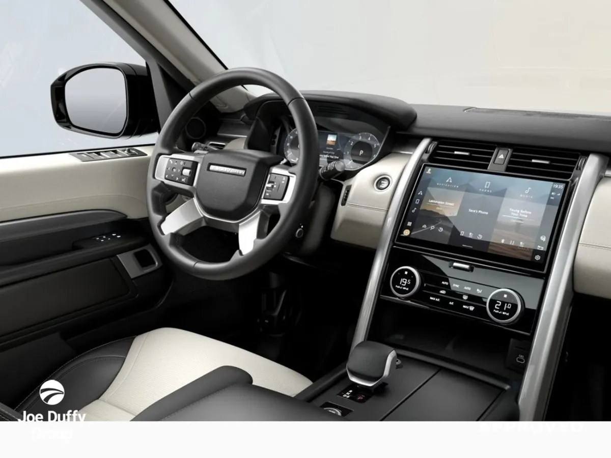 Land Rover Discovery D250 Dynamic SE 7 Seater - Image 3