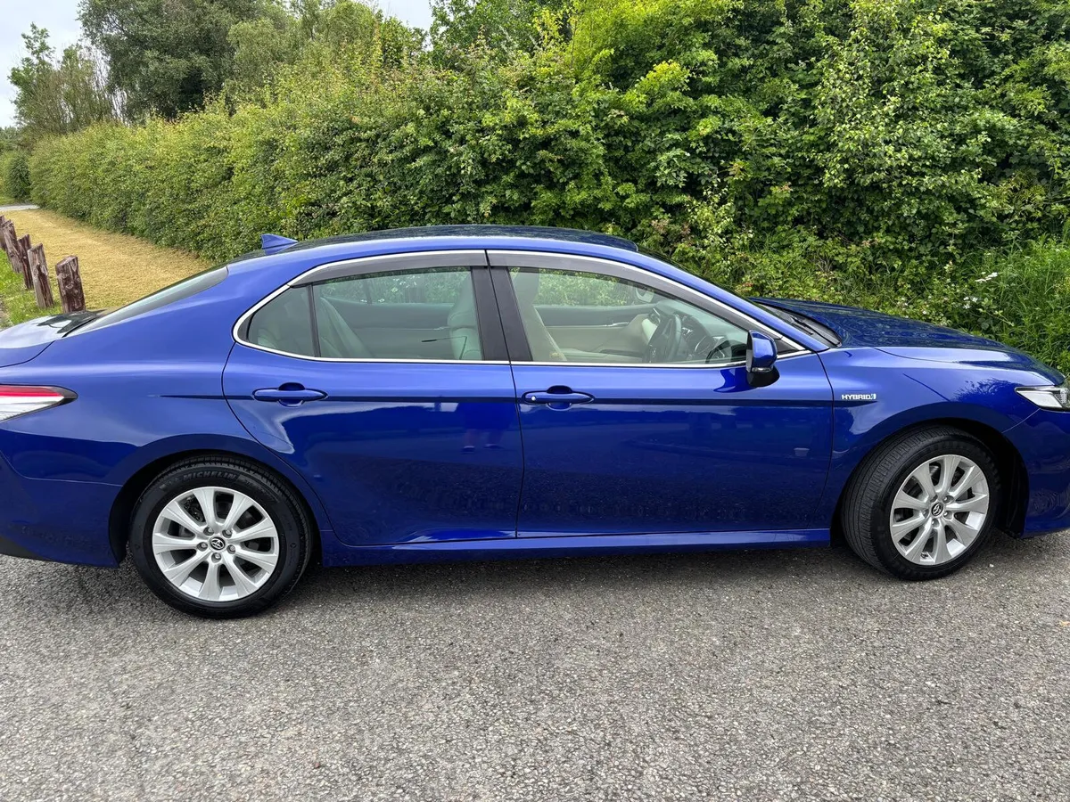 Toyota Camry 2019 - Image 3