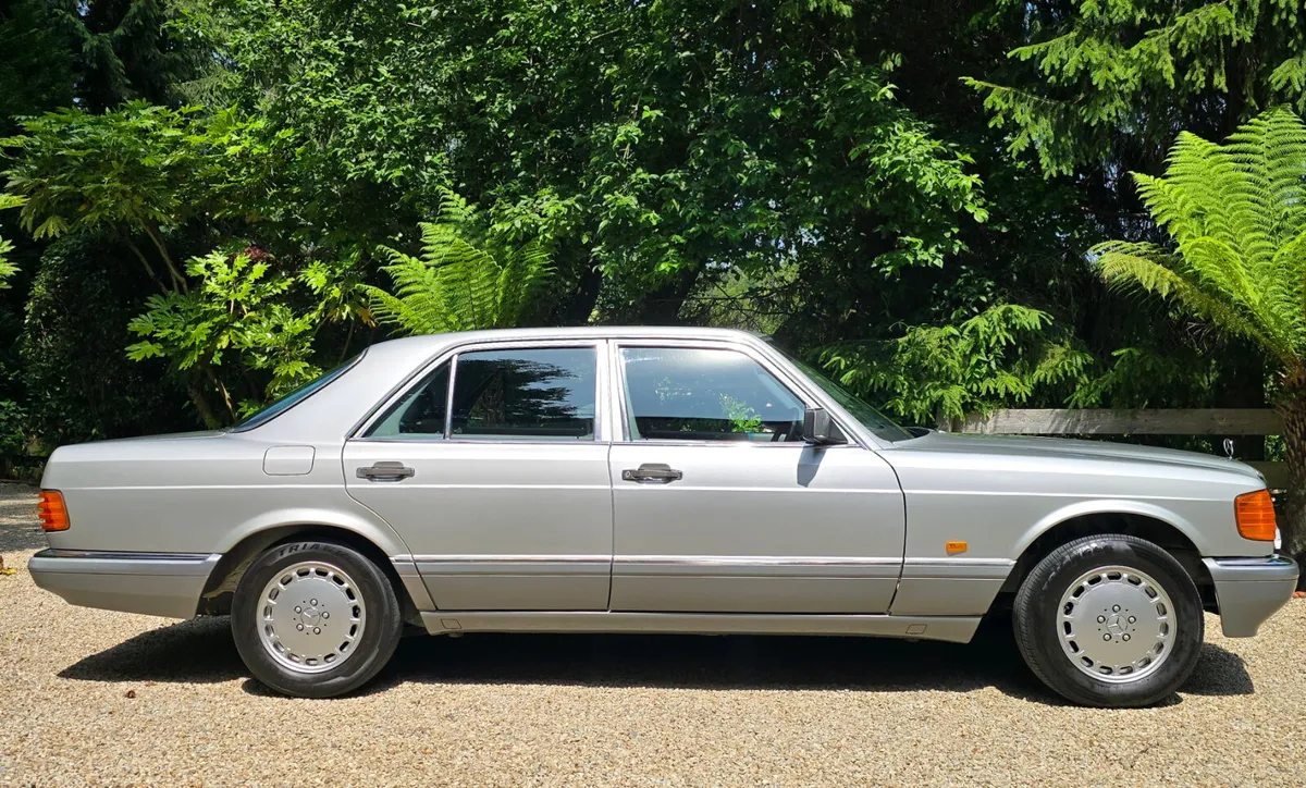1989 Mercedes-Benz 300SE excellent condition - Image 3