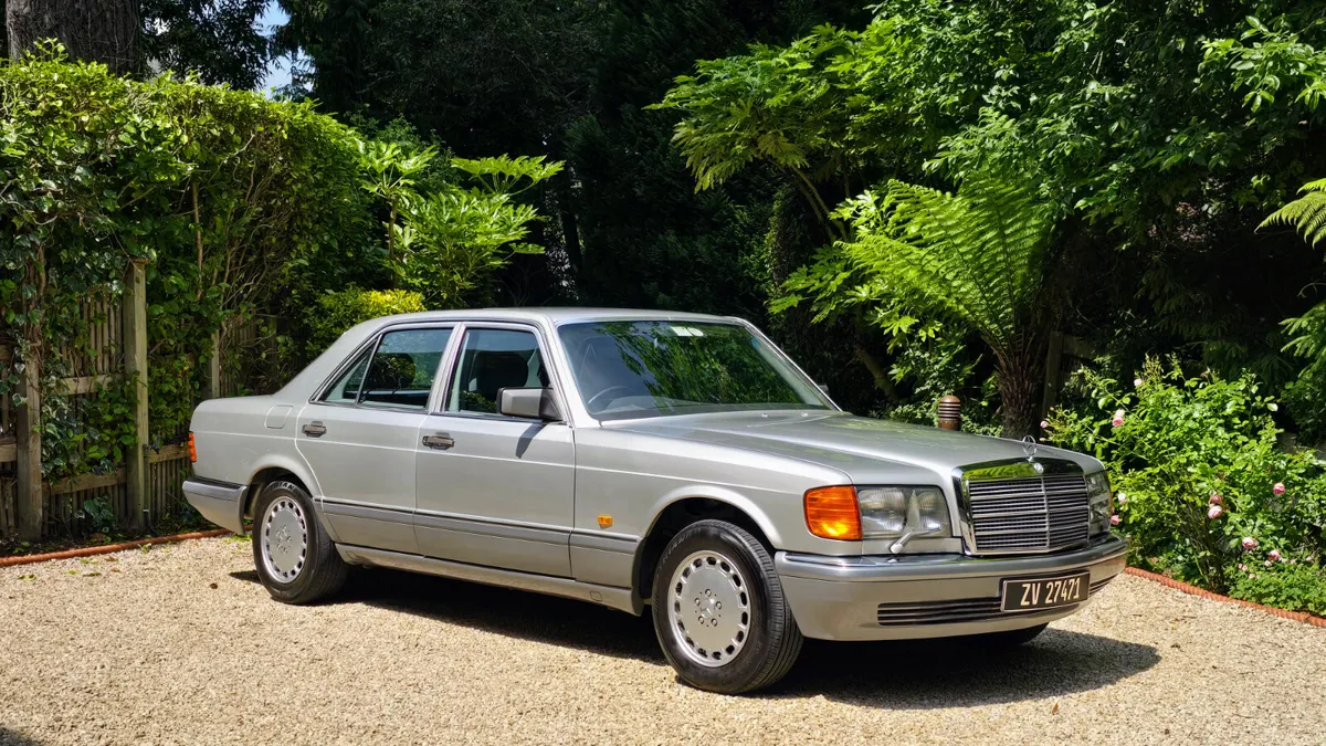 1989 Mercedes-Benz 300SE excellent condition - Image 2