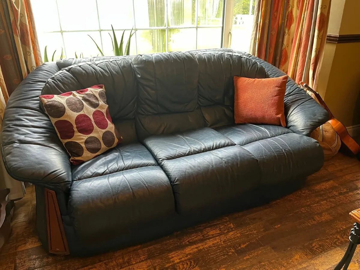 3 Piece Green Leather Suite - Image 2