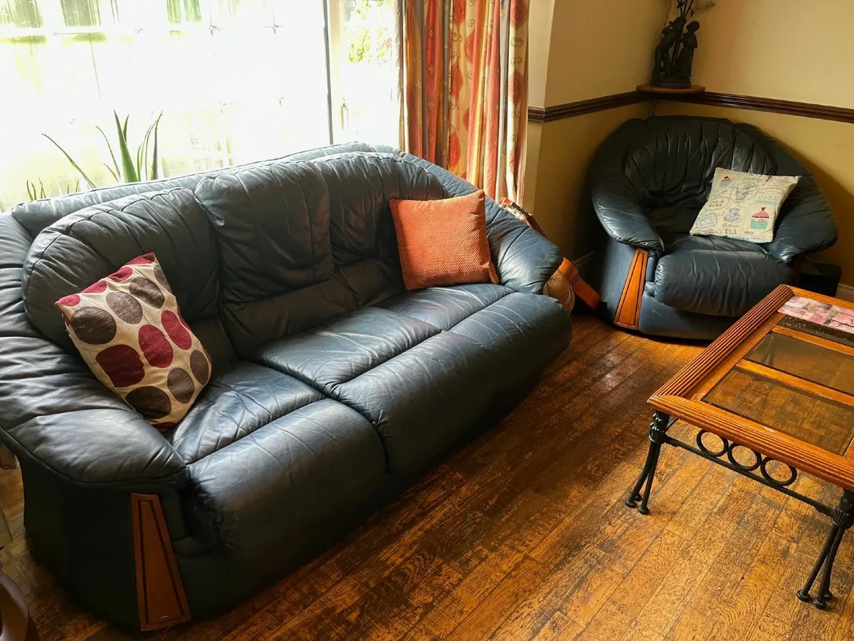 3 Piece Green Leather Suite - Image 1