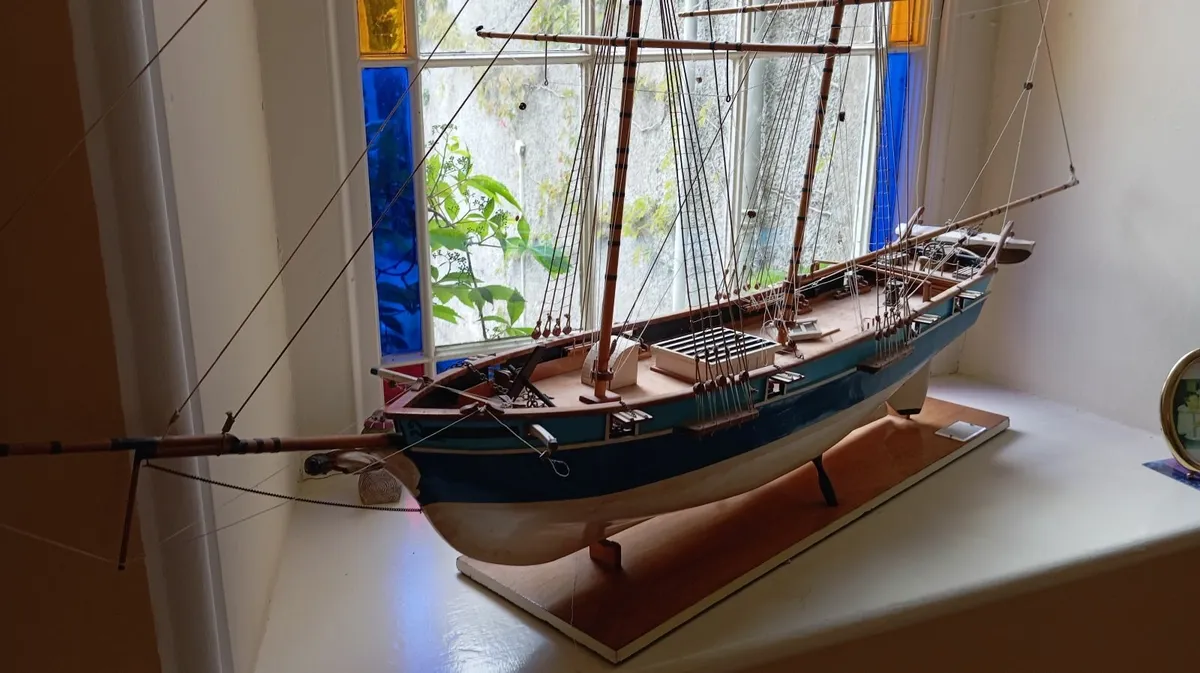 Model sailing boat