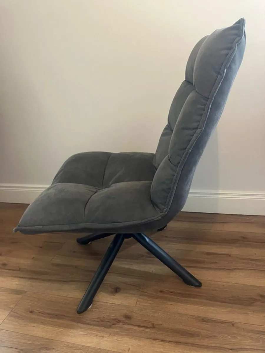 Actona Hostlebro Swivel Chair - Image 2