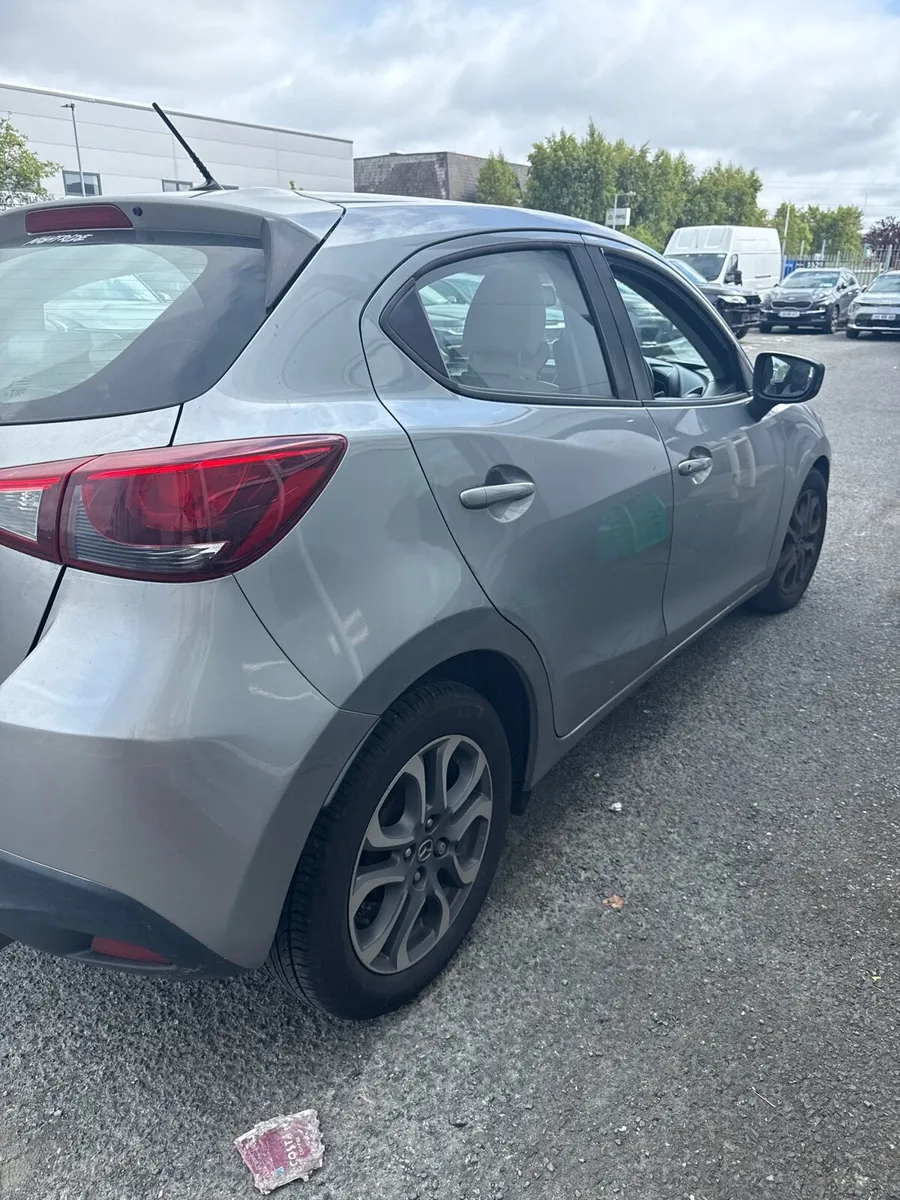Mazda 2 1.5 Se-l 75PS 5DR, 2017 - Image 2