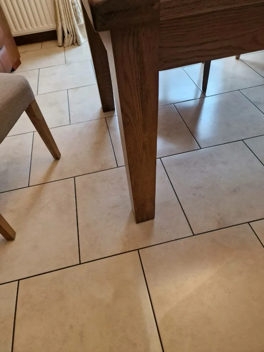 Dining room table - Image 3