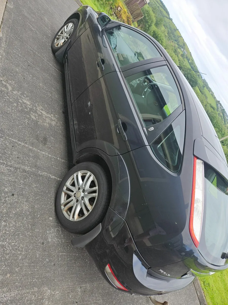 Ford Focus 2009 - Image 2