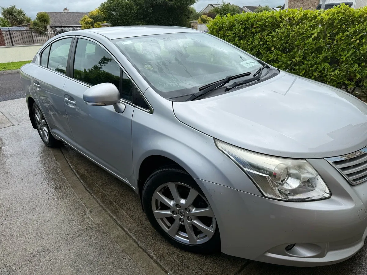 2010 Toyota Avensis 2.0D4D Terra - Image 1