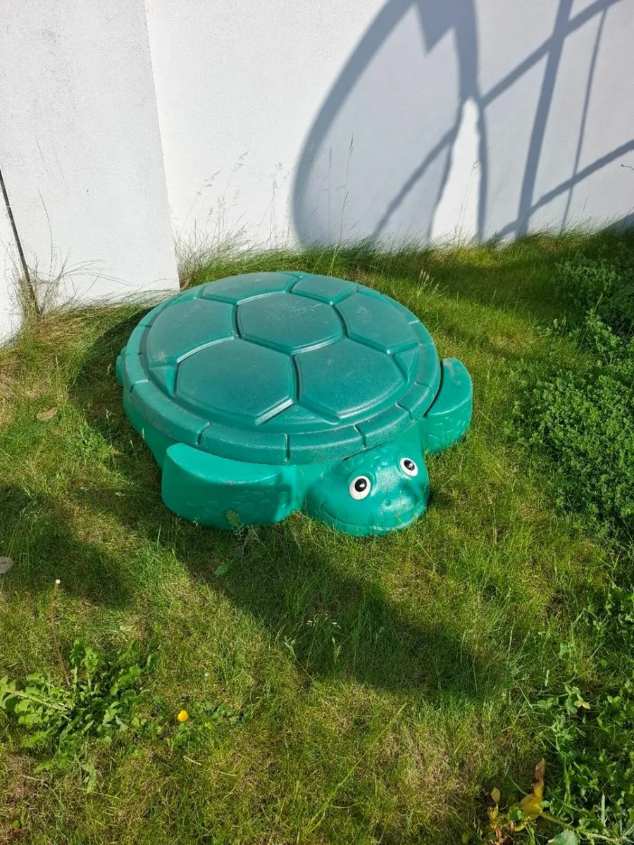 Sand pit / Paddling pool - Image 1
