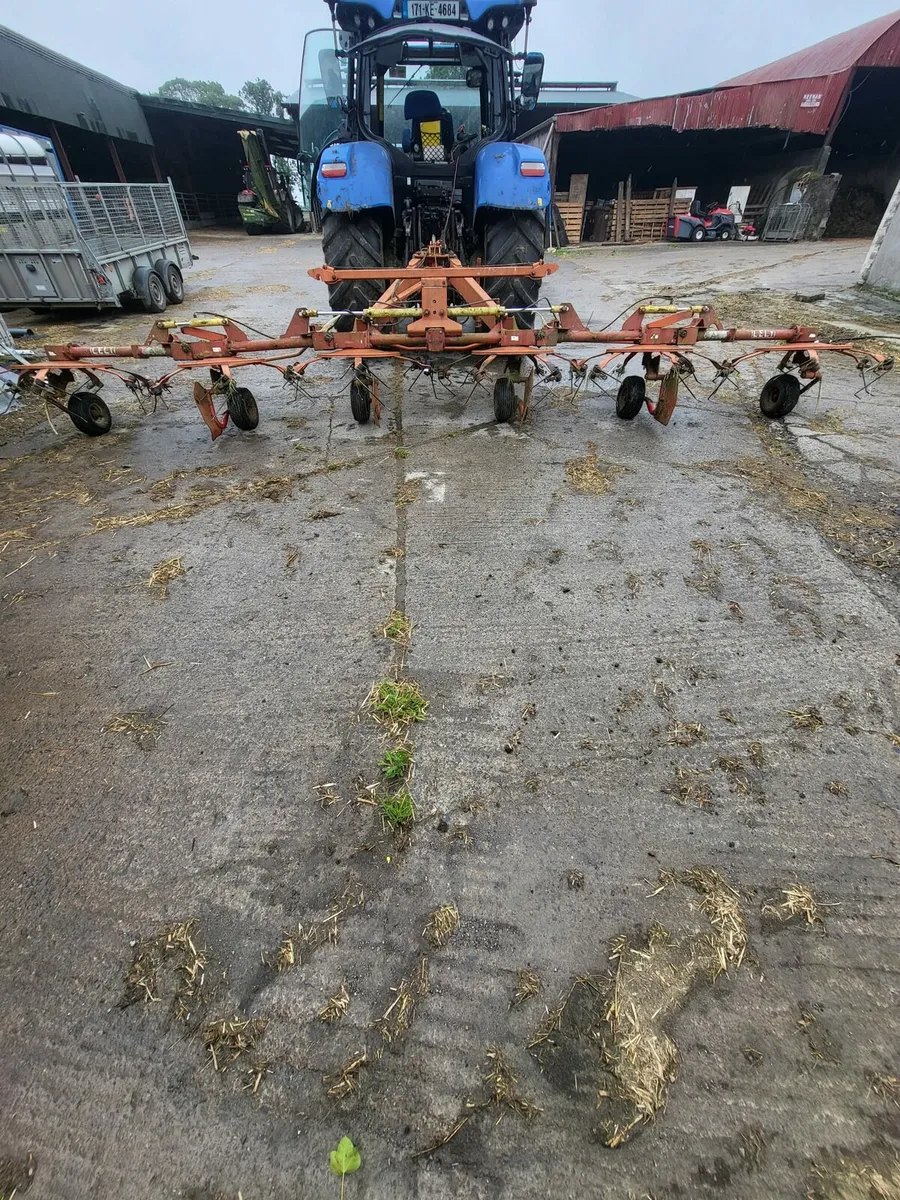 Lely 770 hay turner - Image 2