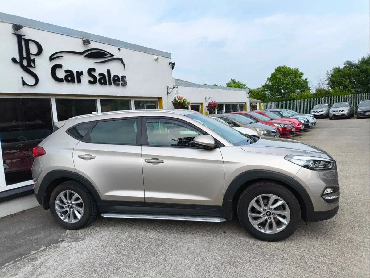 Hyundai Tucson 1.7 D Executive - Image 4