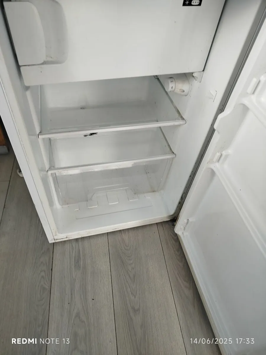Fridge with small freezer - Image 1