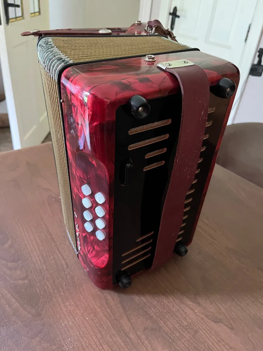 Hohner Gaelic V diatonic button accordion - Image 3