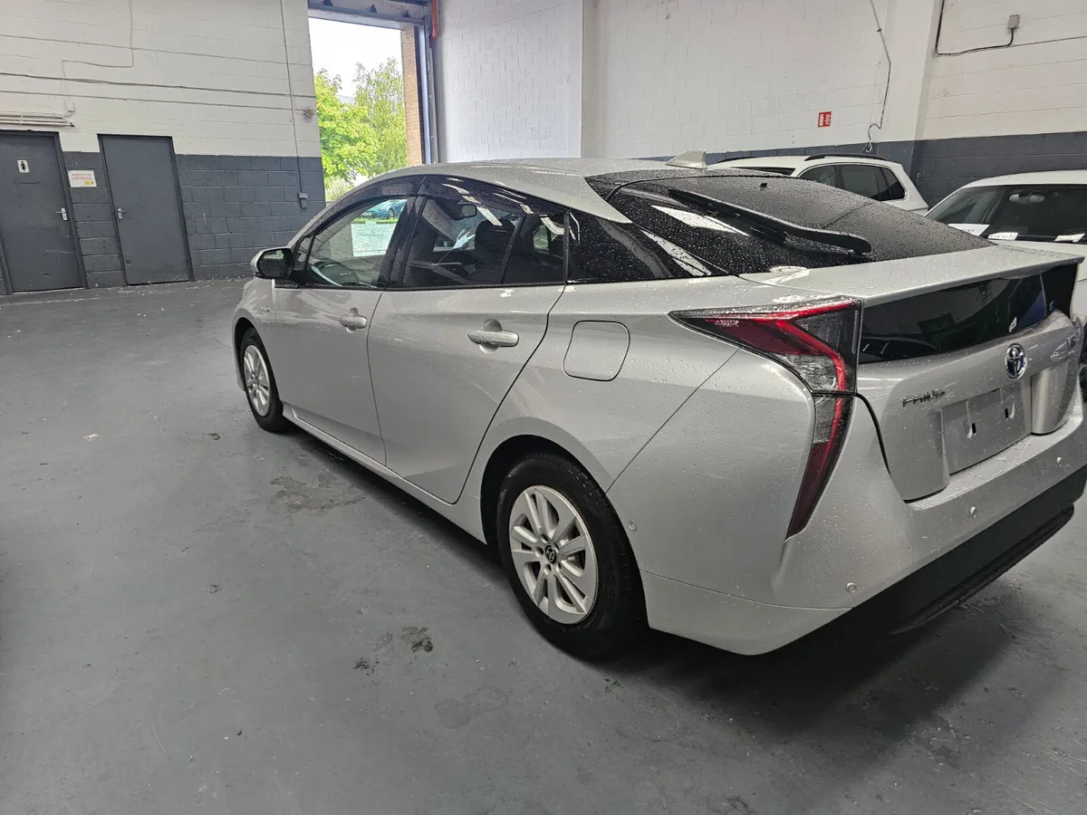 2018 Toyota Prius Hybrid - Image 4
