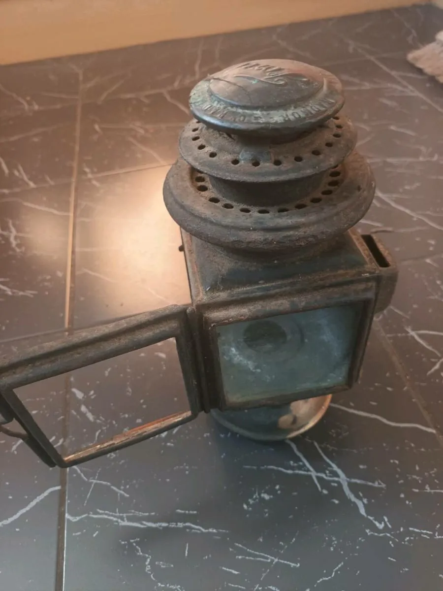 Veteran Car Sidelamp - Image 1