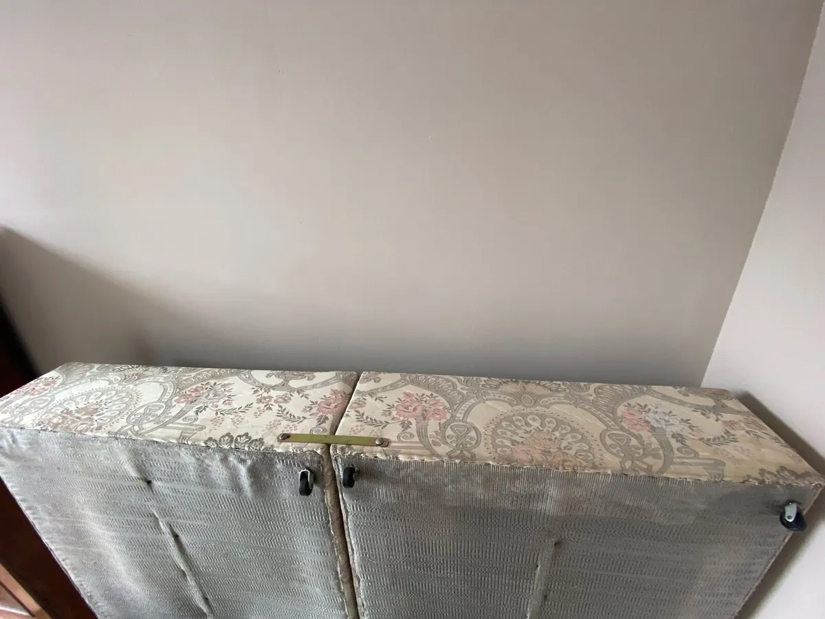 Queen mattress & divan base - Image 3