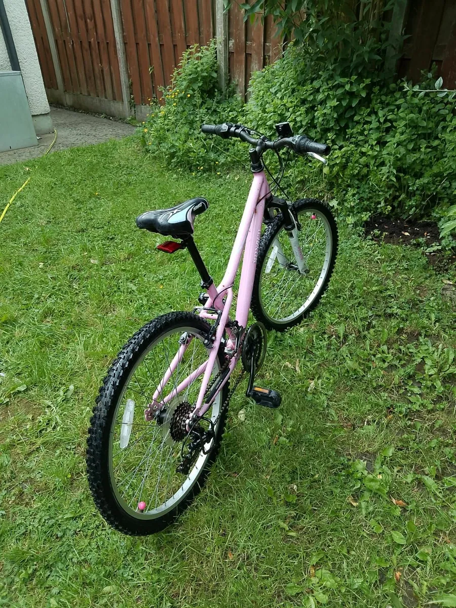 Monaco 18 Speed Girls Bike - Image 2