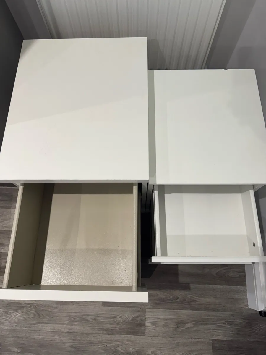 Chest of Drawers/Table (2 sizes) €60 for both - Image 3