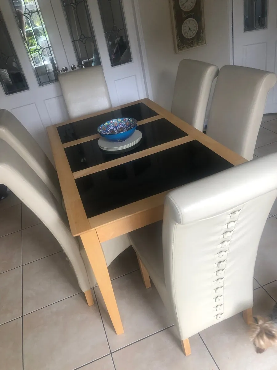 Table and 6 chairs - Image 2