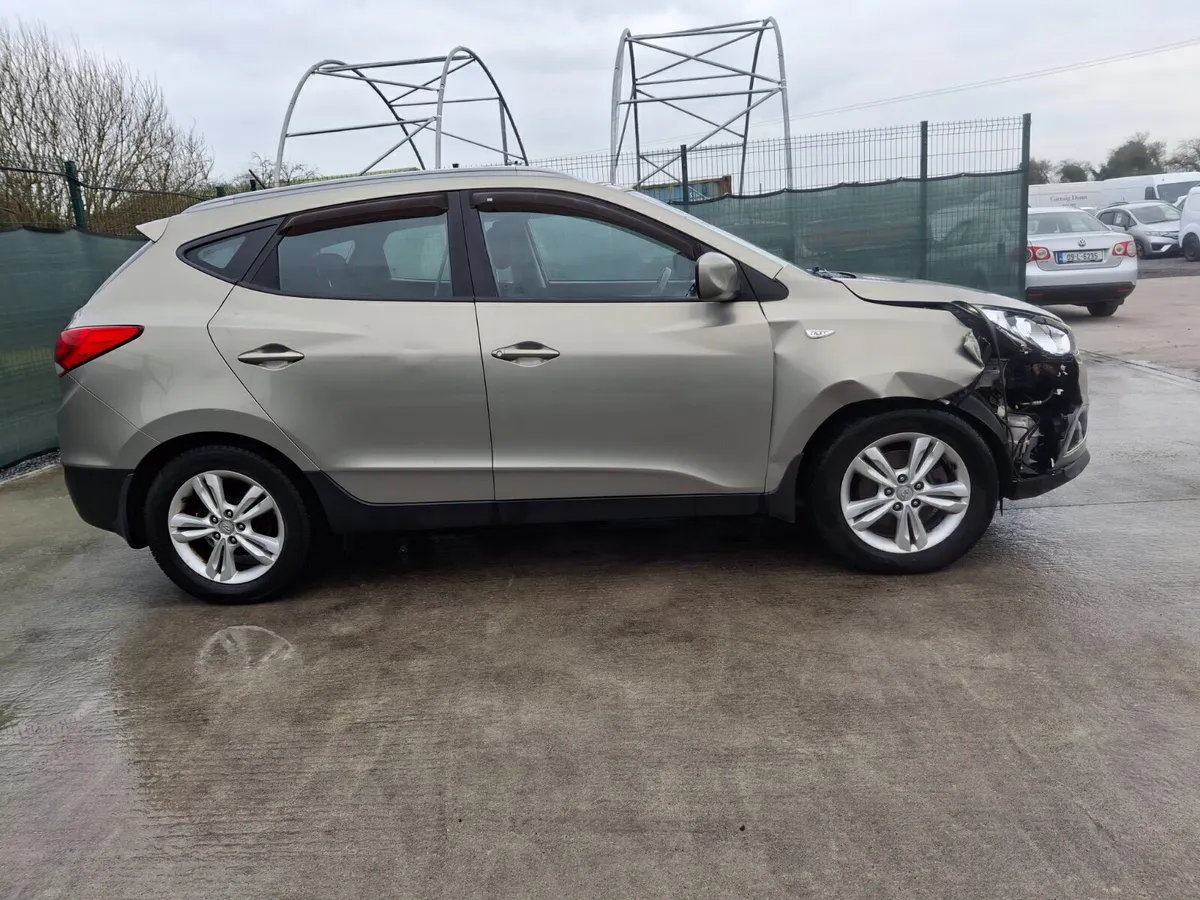*2010 Hyundai ix35  4x4  2.0 Diesel - Image 4