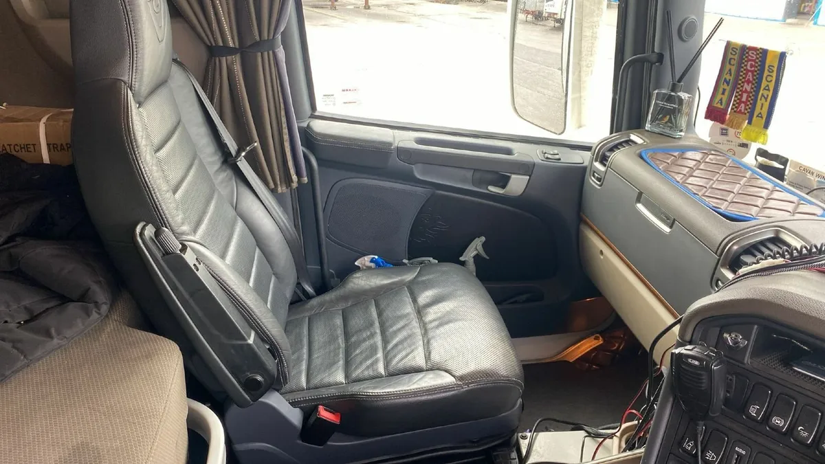 Scania R580 Top Line 6x2 - Image 4