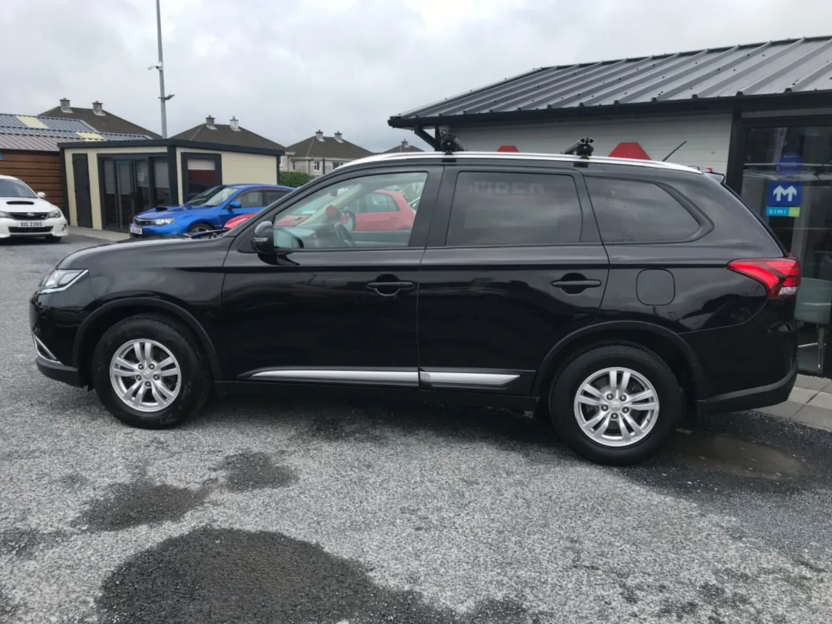 2016 Mitsubishi Outlander Turbo Diesel - Image 4