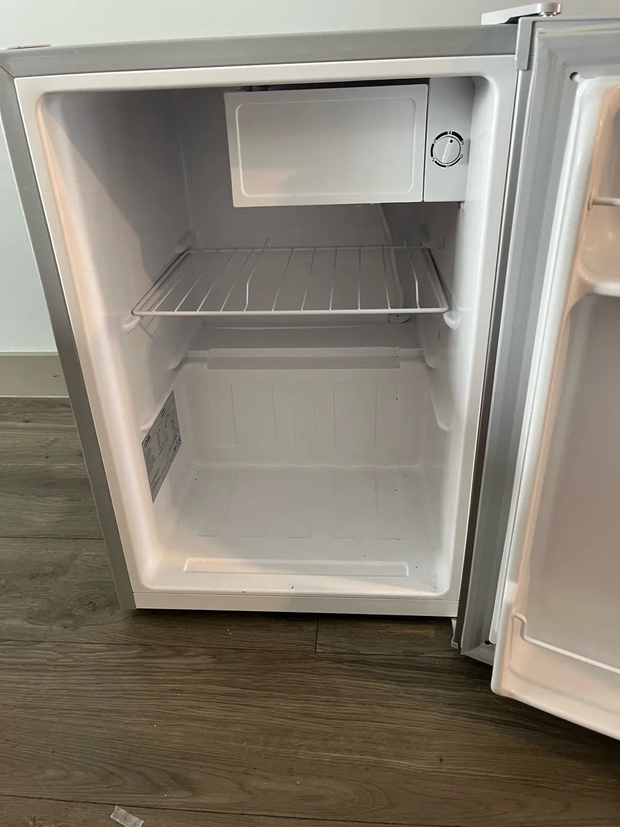 Mini fridge - Image 2