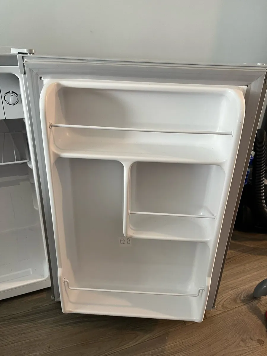 Mini fridge - Image 3