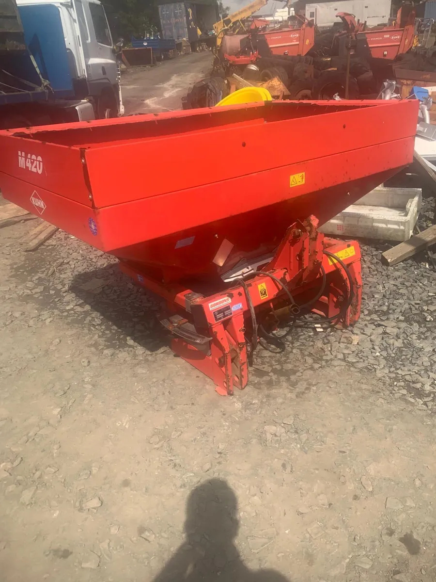 Kuhn m420 twin disc sower - Image 1