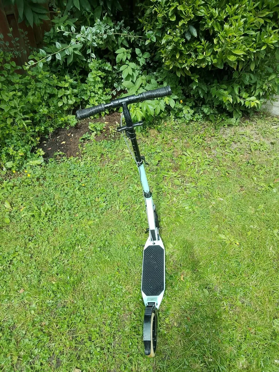 Decathlon Foldable Scooter - Image 4