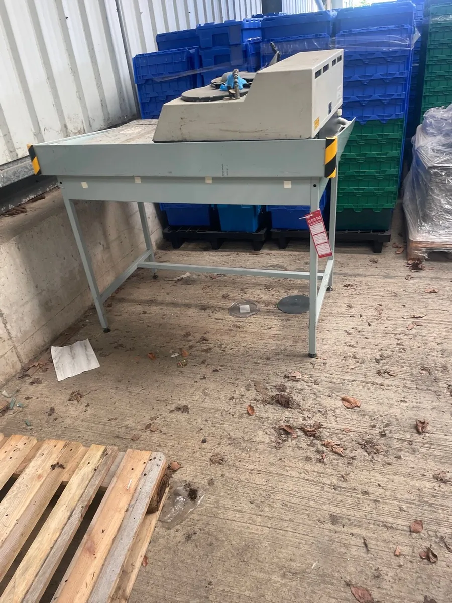 Work bench - Image 3