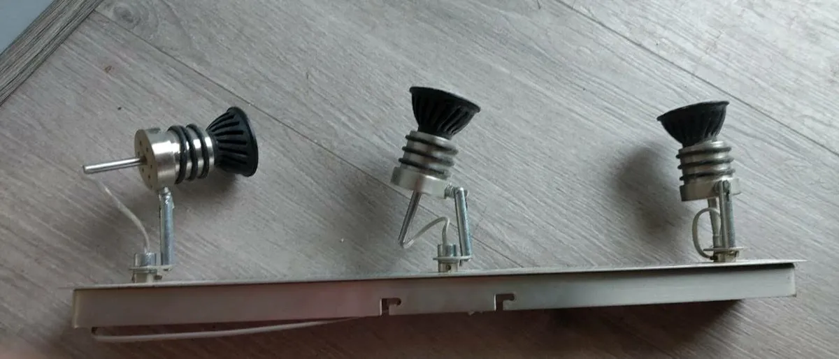 Triple light with 3 long lasting led lights - Image 3